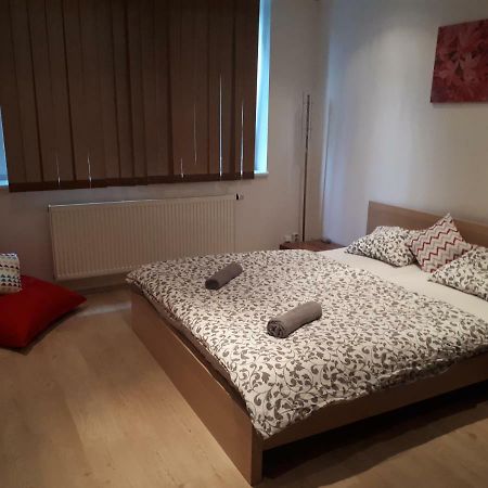 Utulny Apartman V Bratislava 6 Екстер'єр фото